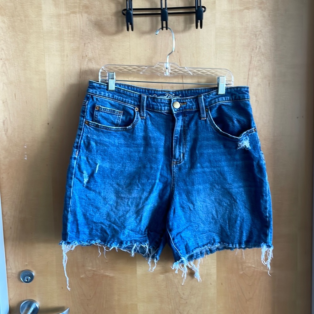 Medium Wash Universal Thread Boyfriend Shorts Size 14W
